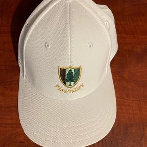 Mens White Pine Valley hat.